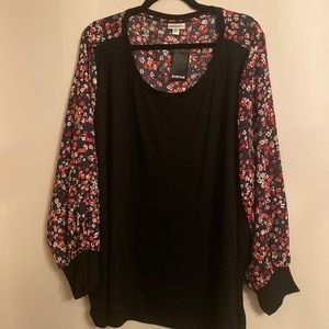 NWT, Avenue Josie Top Ditsy Floral Color, Size 26/28